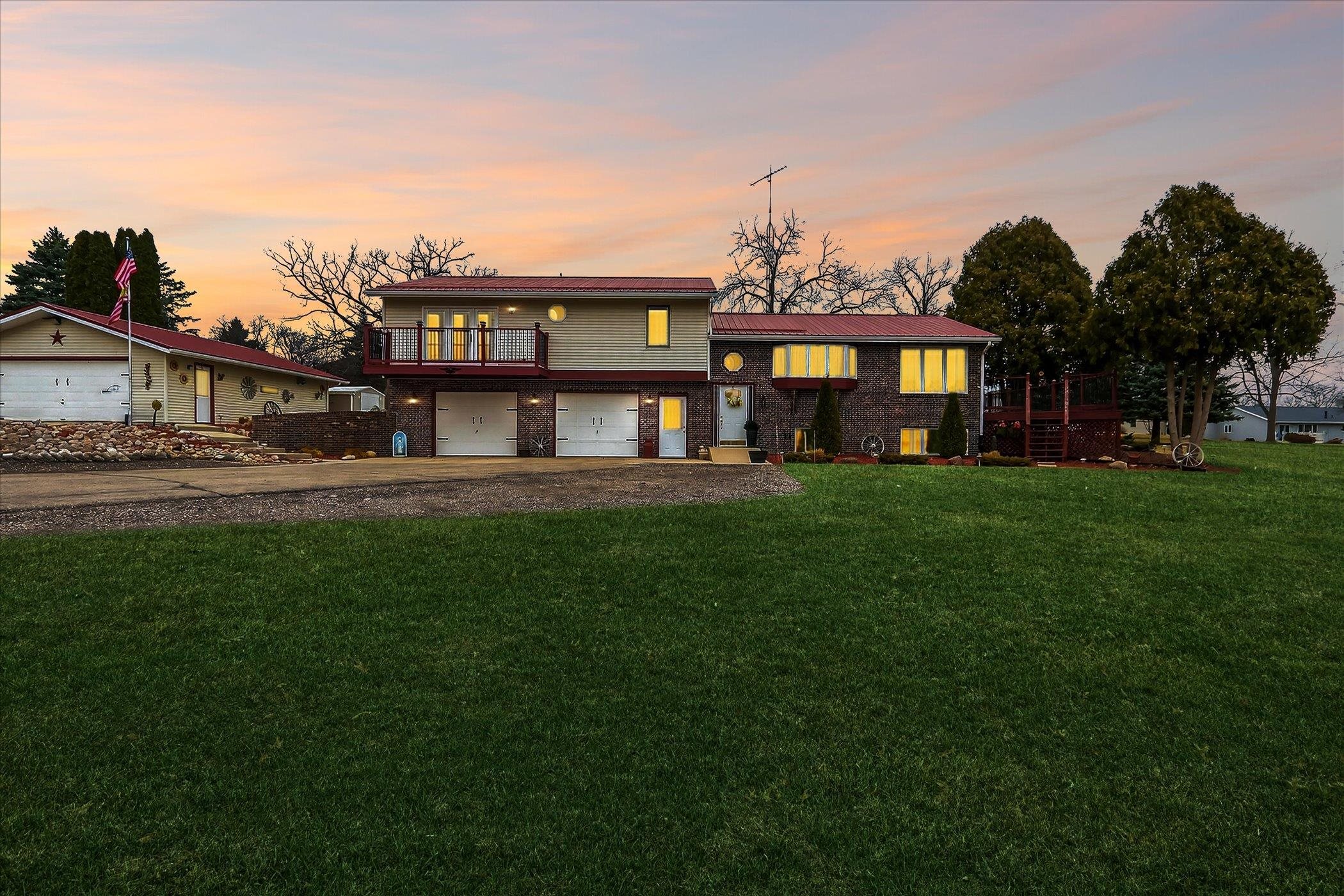 3636 Rockport Road Janesville, WI 53548 - Photo 1 of 65