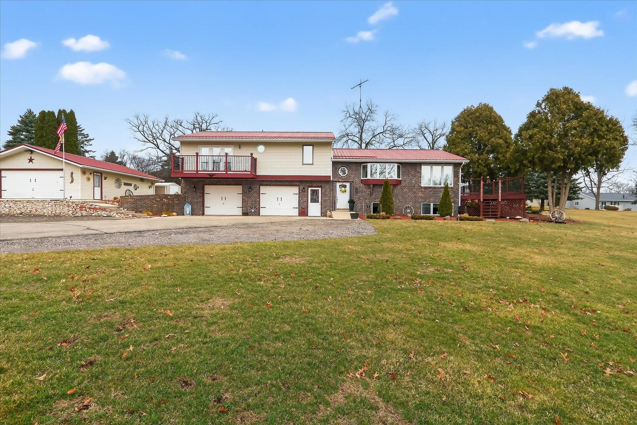 3636 Rockport Road Janesville, WI 53548 - Photo 3 of 65