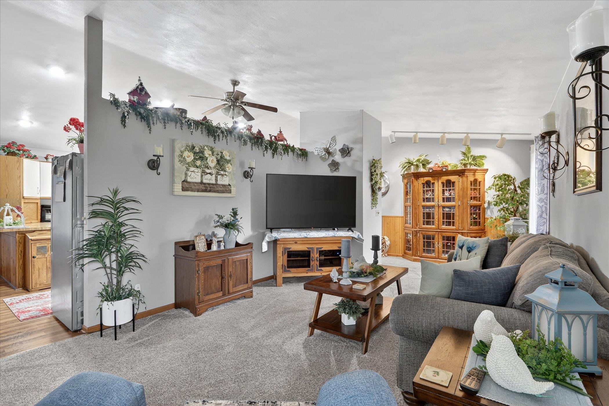 3636 Rockport Road Janesville, WI 53548 - Photo 9 of 65