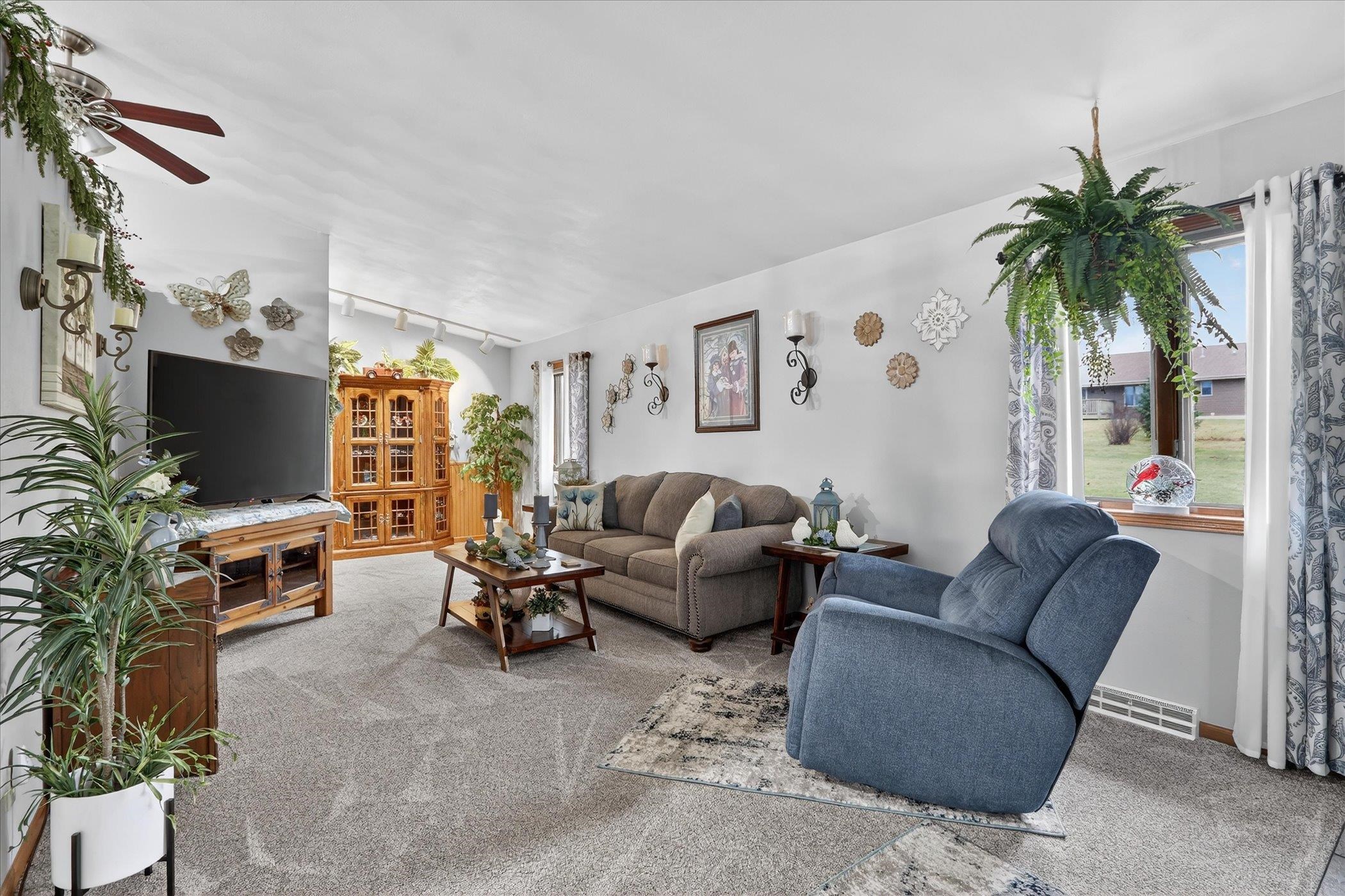 3636 Rockport Road Janesville, WI 53548 - Photo 10 of 65