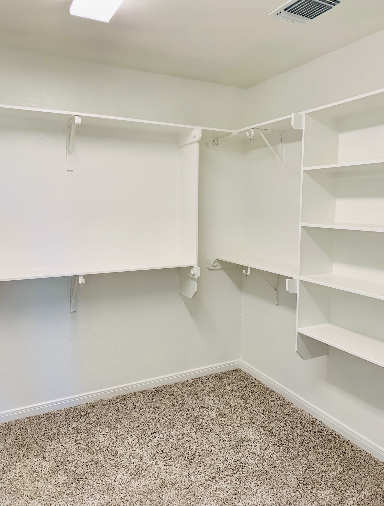 808 Fallbrook Drive Temple, TX 76502 - Photo 17 of 36 View of spacious closet
