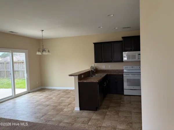 $2,200 | 2005 Lapham Drive, Leland, NC 28451