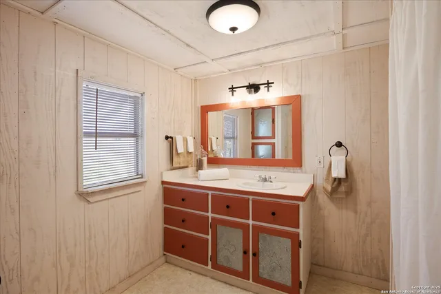 $1,400,000 | 708 A Ranch To Market Road 473, Comfort, TX 78013