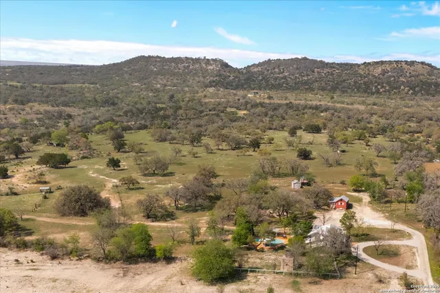 $1,400,000 | 708 A Ranch To Market Road 473, Comfort, TX 78013