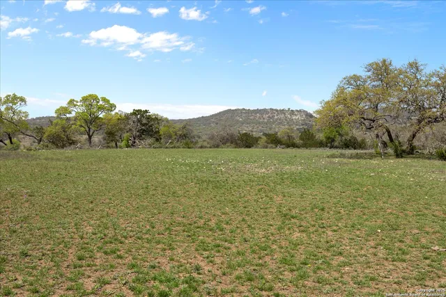 $1,400,000 | 708 A Ranch To Market Road 473, Comfort, TX 78013