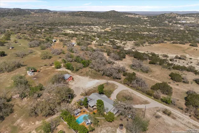 $1,400,000 | 708 A Ranch To Market Road 473, Comfort, TX 78013