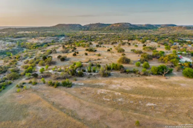 $1,400,000 | 708 A Ranch To Market Road 473, Comfort, TX 78013