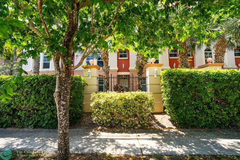 1033 Northeast 17th Way Unit 802  