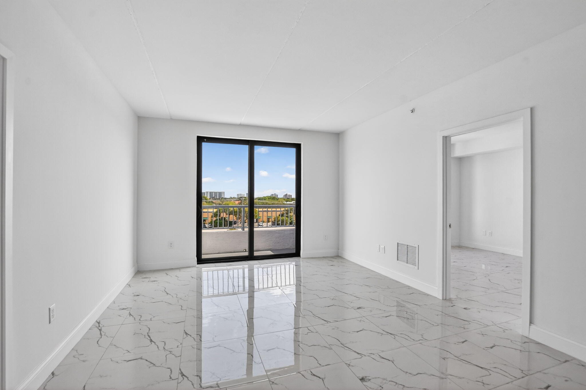 250 West Hidden Valley Boulevard, Unit 103 Boca Raton, FL 33487 - Photo 19 of 26 6-web-or-mls-DSC_9830