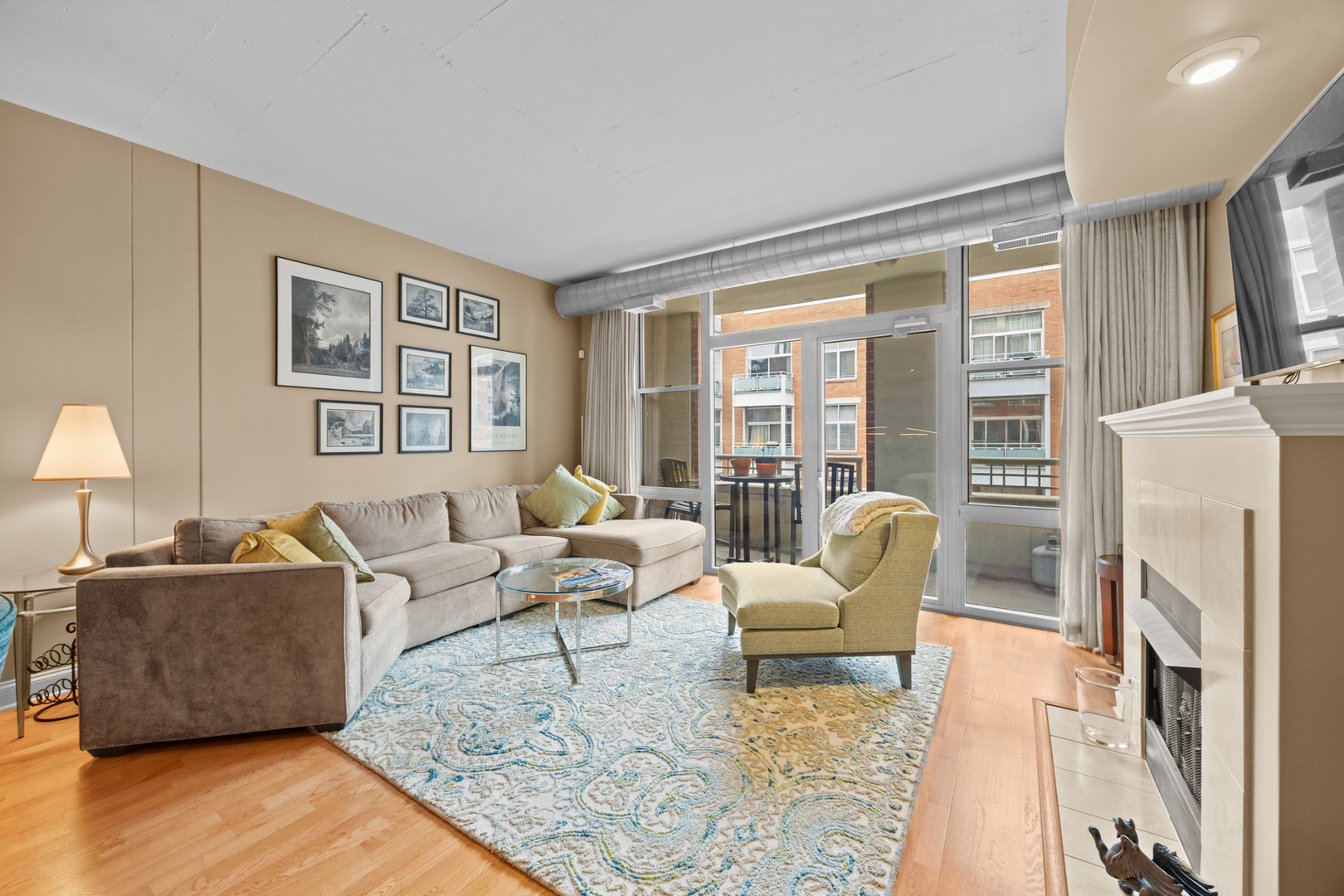 1001 West Madison Street, Unit 413 Chicago, IL 60607 - Photo 3 of 23 Gallery Image 3