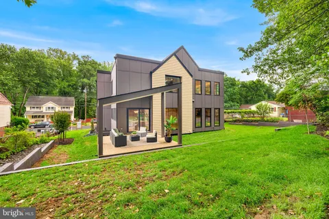 $2,495,000 | 113 James Drive Southwest, Vienna, VA 22180