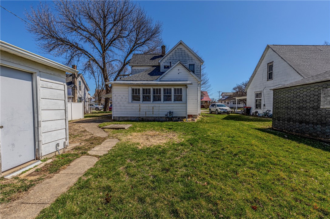 109 South St John Street Assumption, IL 62510 - Photo 5 of 29