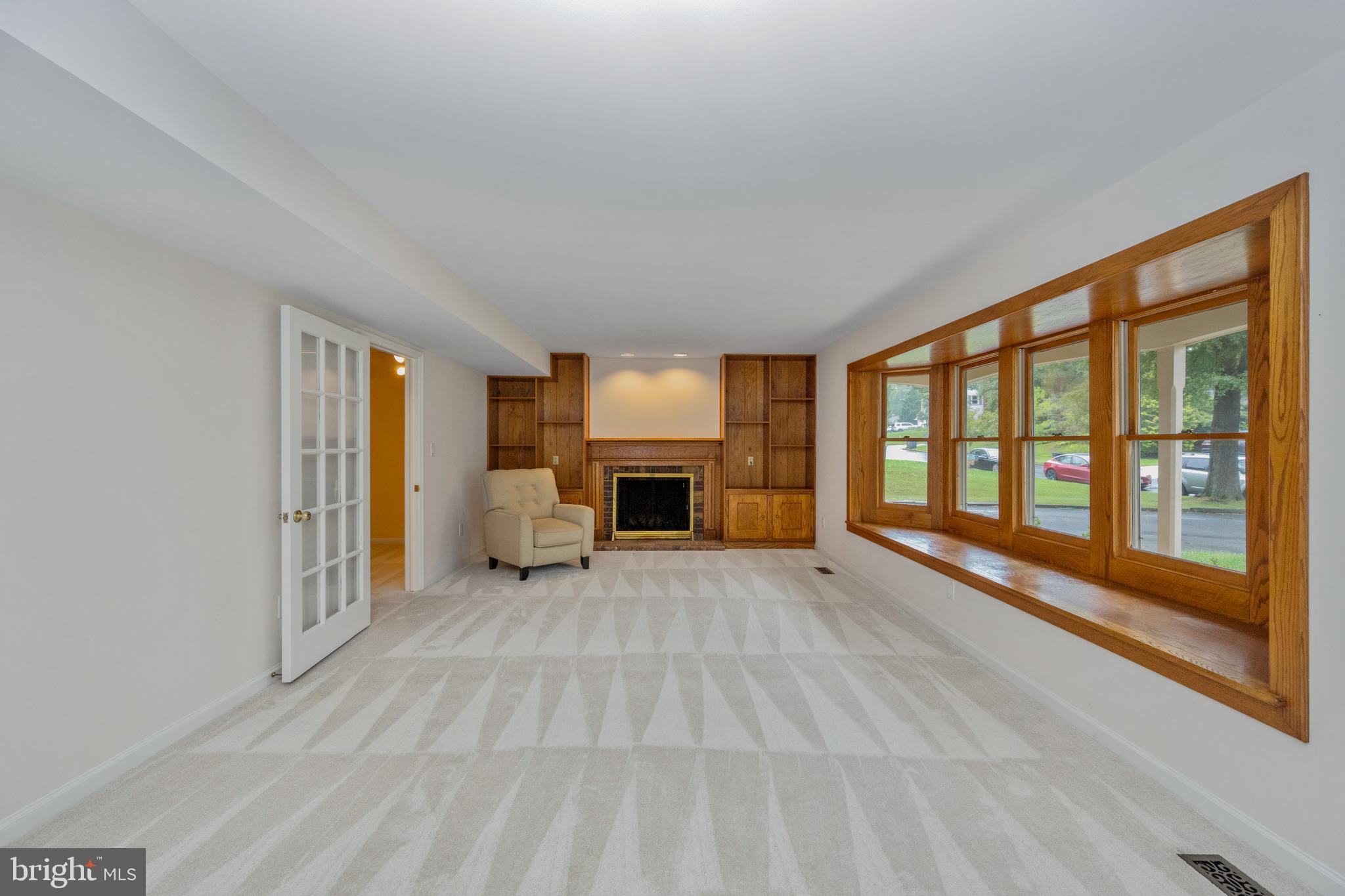 8710 Granite Lane Laurel, MD 20708 - Photo 9 of 50 Living Room