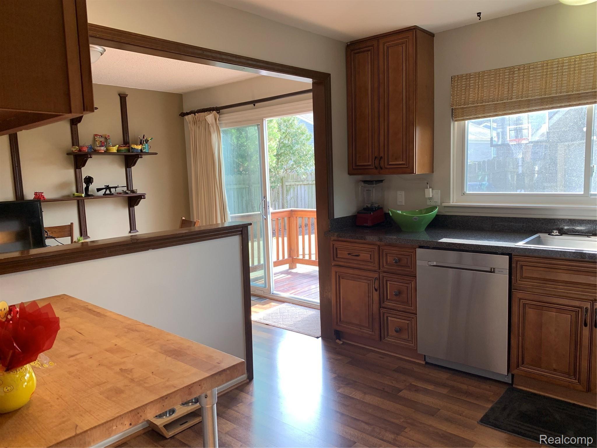 736 Kirkton Court Rochester, MI 48307 - Photo 20 of 48 B14561E4-8A3C-4D67-AE1B-C4C7F504146B.jpeg