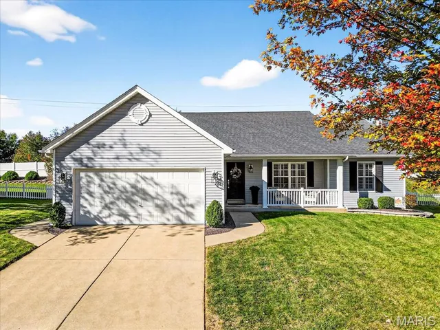 $375,000 | 108 Meadowgate Court, St. Peters, MO 63376