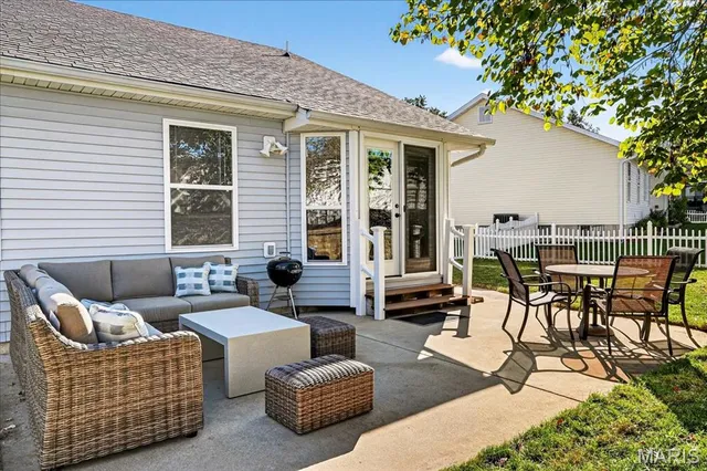 $375,000 | 108 Meadowgate Court, St. Peters, MO 63376