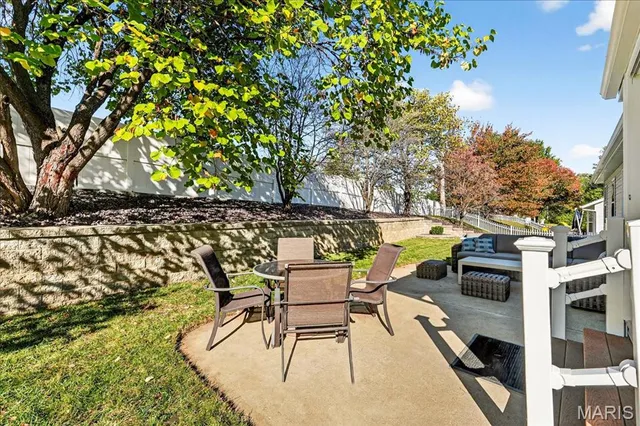 $375,000 | 108 Meadowgate Court, St. Peters, MO 63376