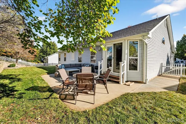 $375,000 | 108 Meadowgate Court, St. Peters, MO 63376