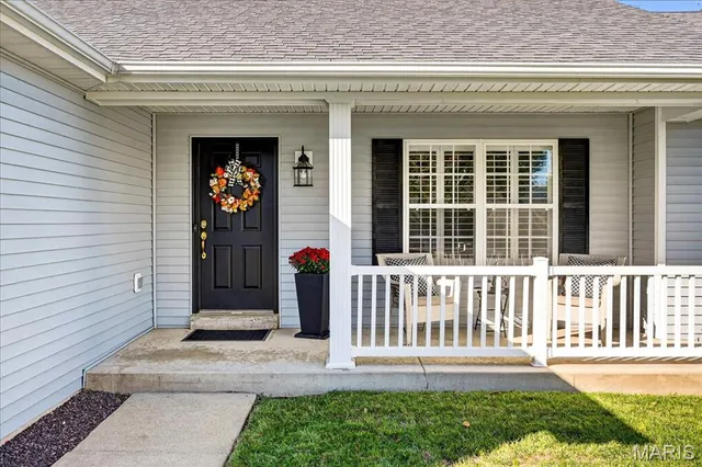 $375,000 | 108 Meadowgate Court, St. Peters, MO 63376