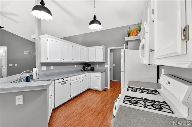 $375,000 | 108 Meadowgate Court, St. Peters, MO 63376