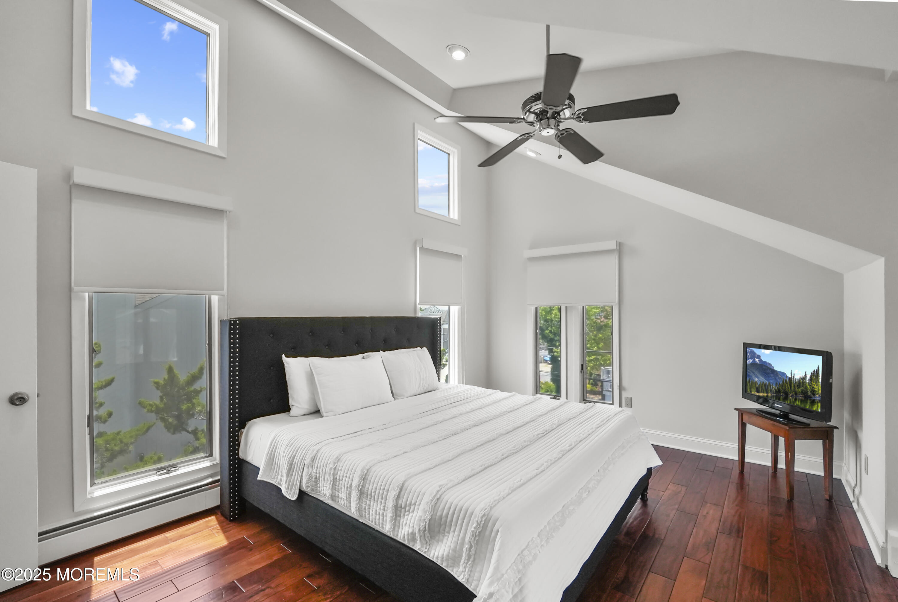 14 Toledo Drive Brick, NJ 08723 - Photo 44 of 75 a bedroom with a bed and a painting on the wall