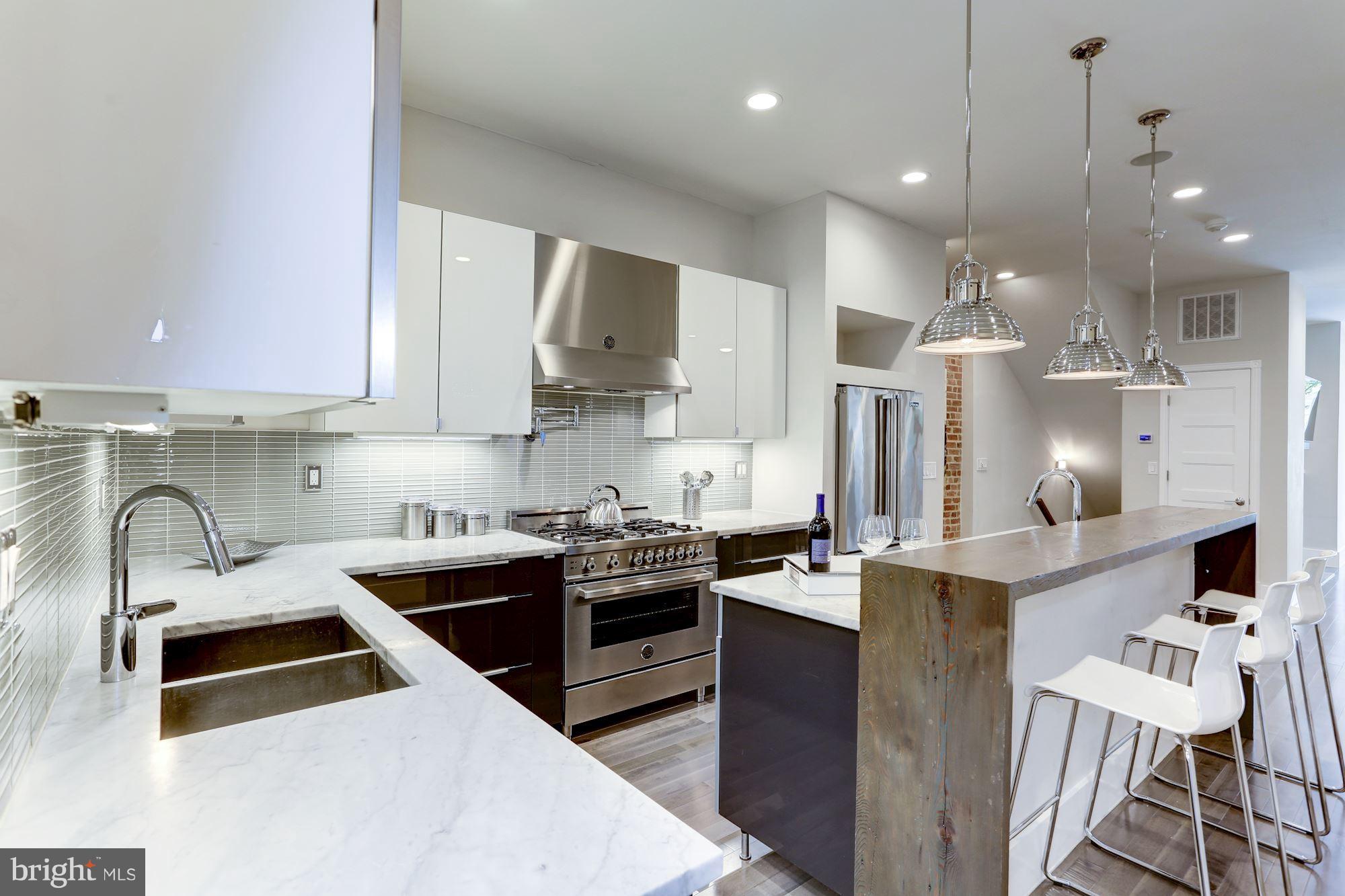 941 S Street Northwest, Unit 2 Washington, DC 20001 - Photo 4 of 12 STUNNING GOURMET KITCHEN WITH ISLAND
