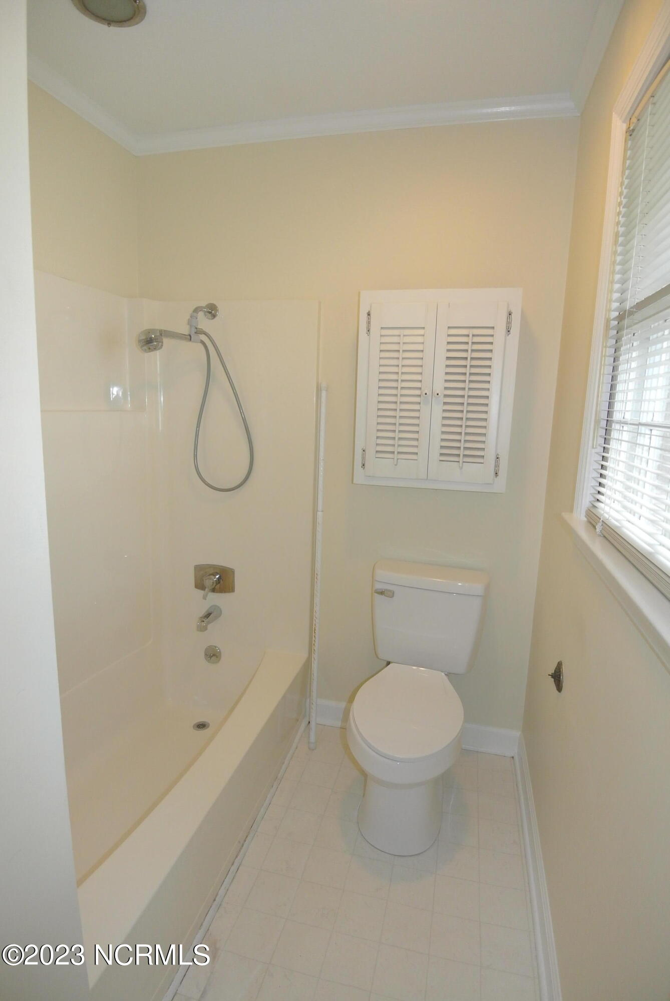 2129 Neuse Cliffs Circle New Bern, NC 28560 - Photo 16 of 27 Master bathroom