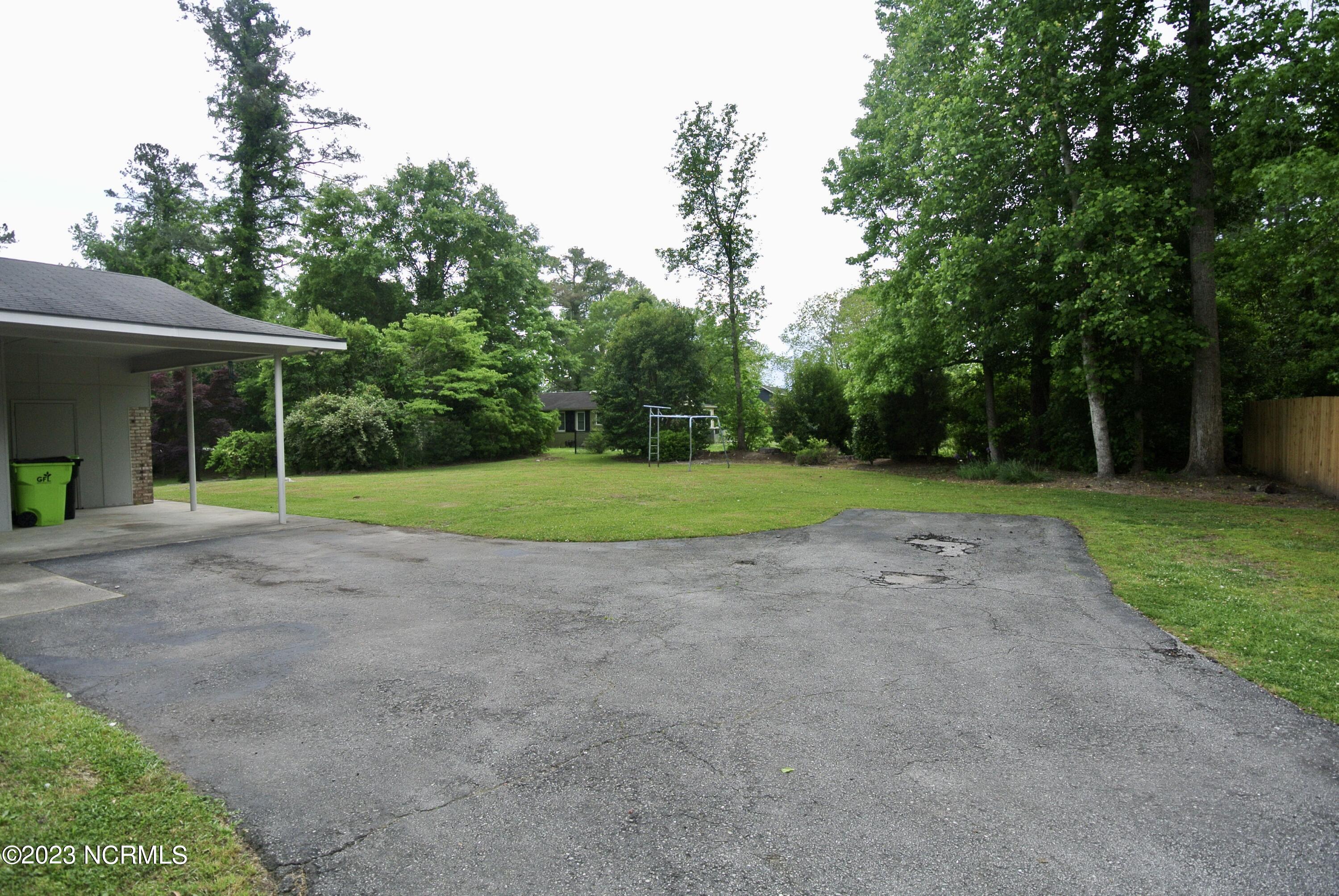 2129 Neuse Cliffs Circle New Bern, NC 28560 - Photo 27 of 27 Back view