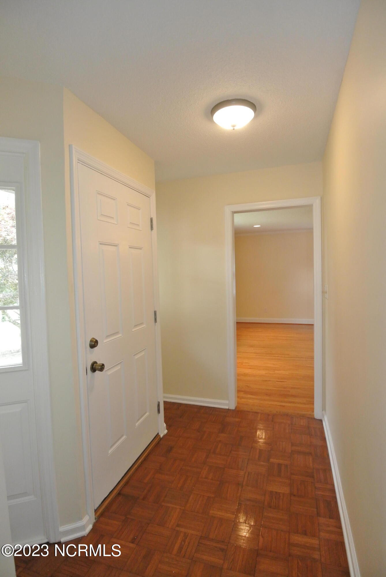 2129 Neuse Cliffs Circle New Bern, NC 28560 - Photo 3 of 27 Front entrance