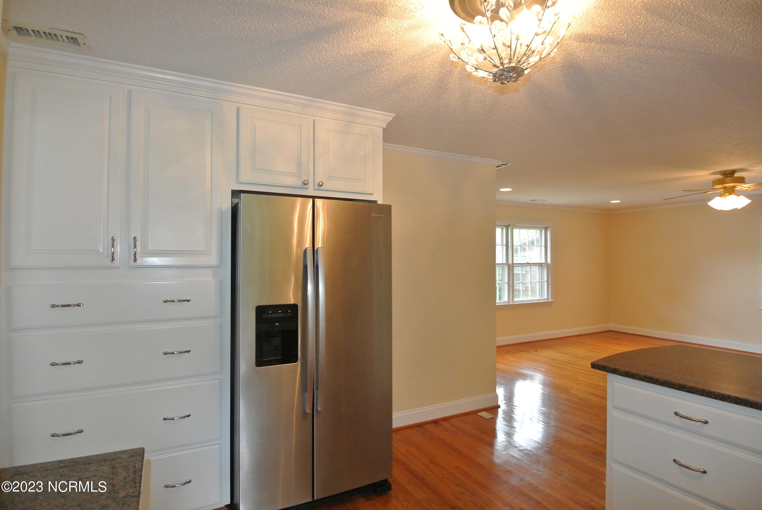 2129 Neuse Cliffs Circle New Bern, NC 28560 - Photo 9 of 27 Kitchen