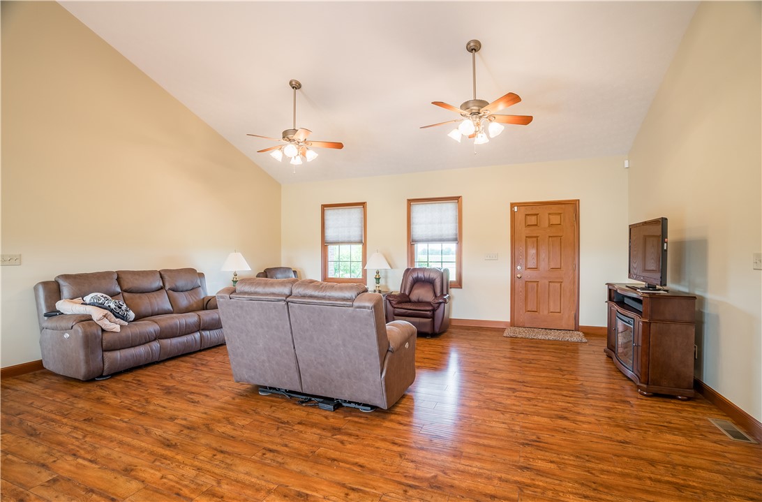6680 Jordan Road Lewisburg, OH 45338 - Photo 7 of 40