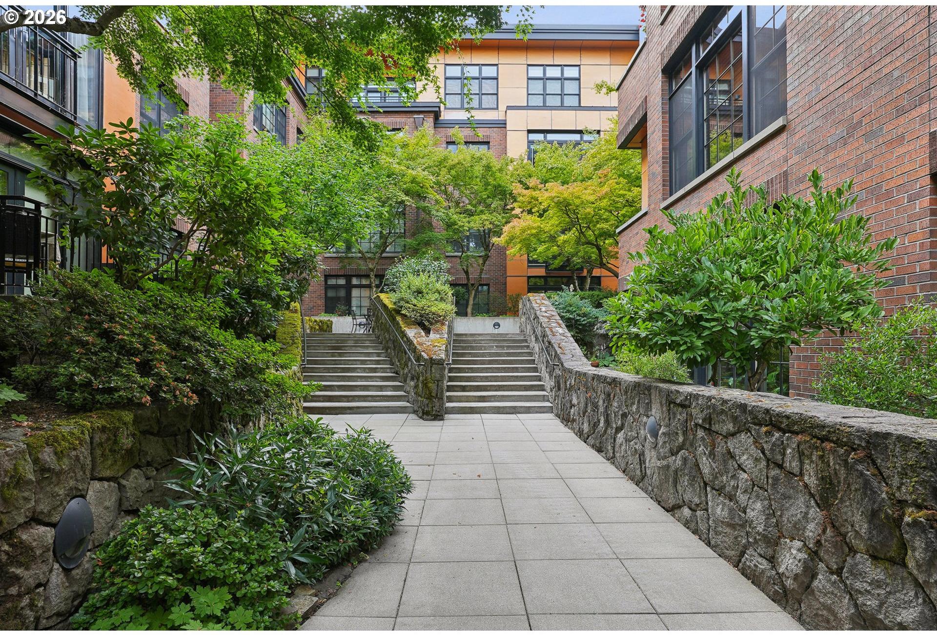 2335 Northwest Raleigh Street, Unit 105 Portland, OR 97210 - Photo 23 of 31 Courtyard
