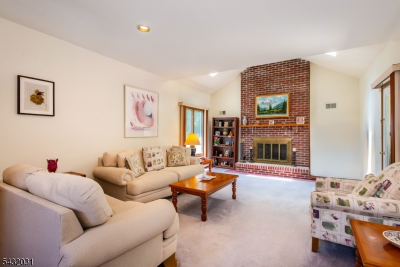 34 Silver Spring Court East Hanover, NJ 07936 - Photo 11 of 40
