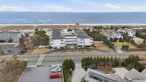 $950,000 | 281 Dune Road, Unit 16B, Westhampton Beach, NY 11978