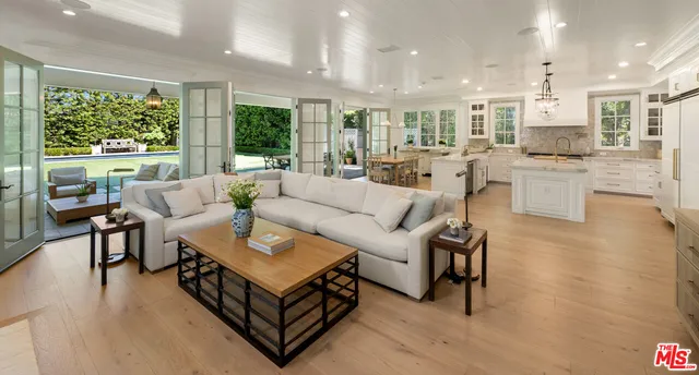 $50,000 | 146 North Carmelina Avenue, Los Angeles, CA 90049