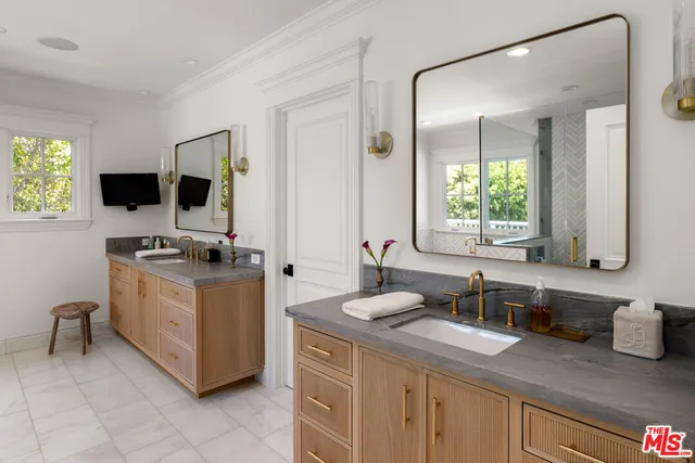 $50,000 | 146 North Carmelina Avenue, Los Angeles, CA 90049