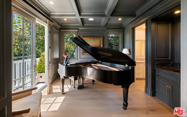 $50,000 | 146 North Carmelina Avenue, Los Angeles, CA 90049