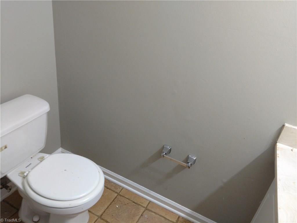 209 Northpoint Avenue, Unit H High Point, NC 27262 - Photo 14 of 31 Gallery Image 14