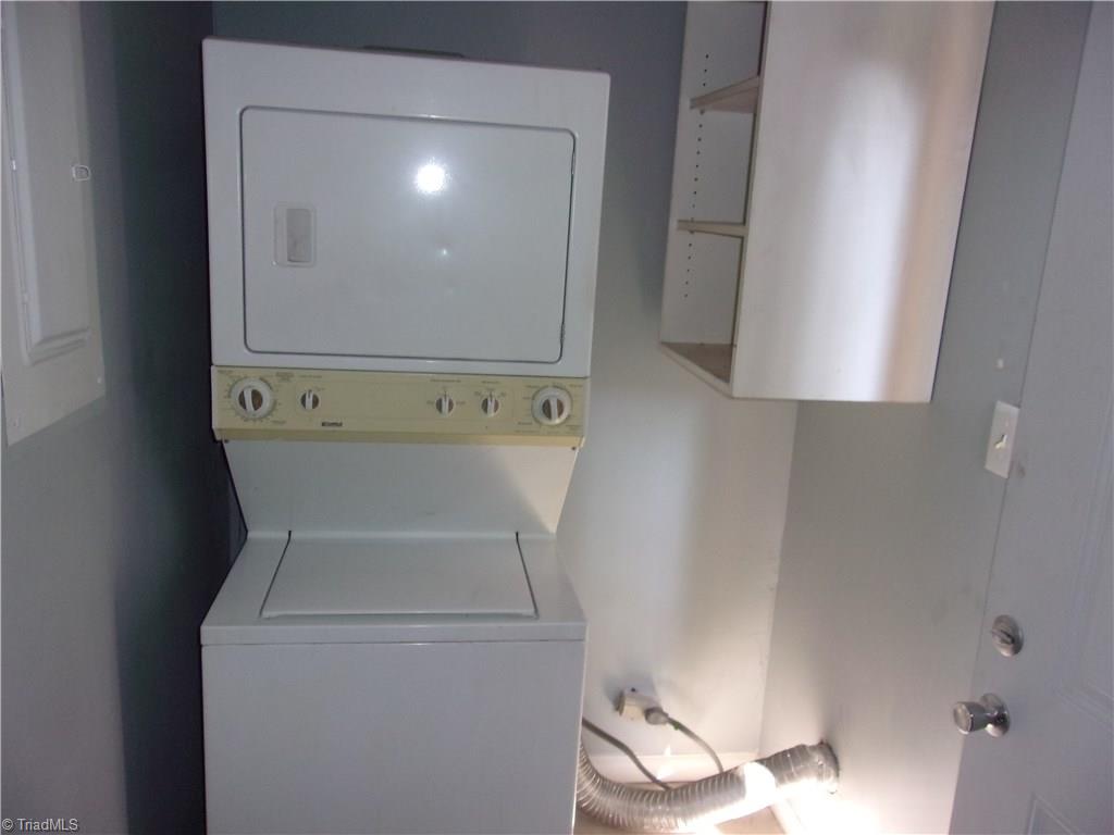 209 Northpoint Avenue, Unit H High Point, NC 27262 - Photo 27 of 31 Gallery Image 27