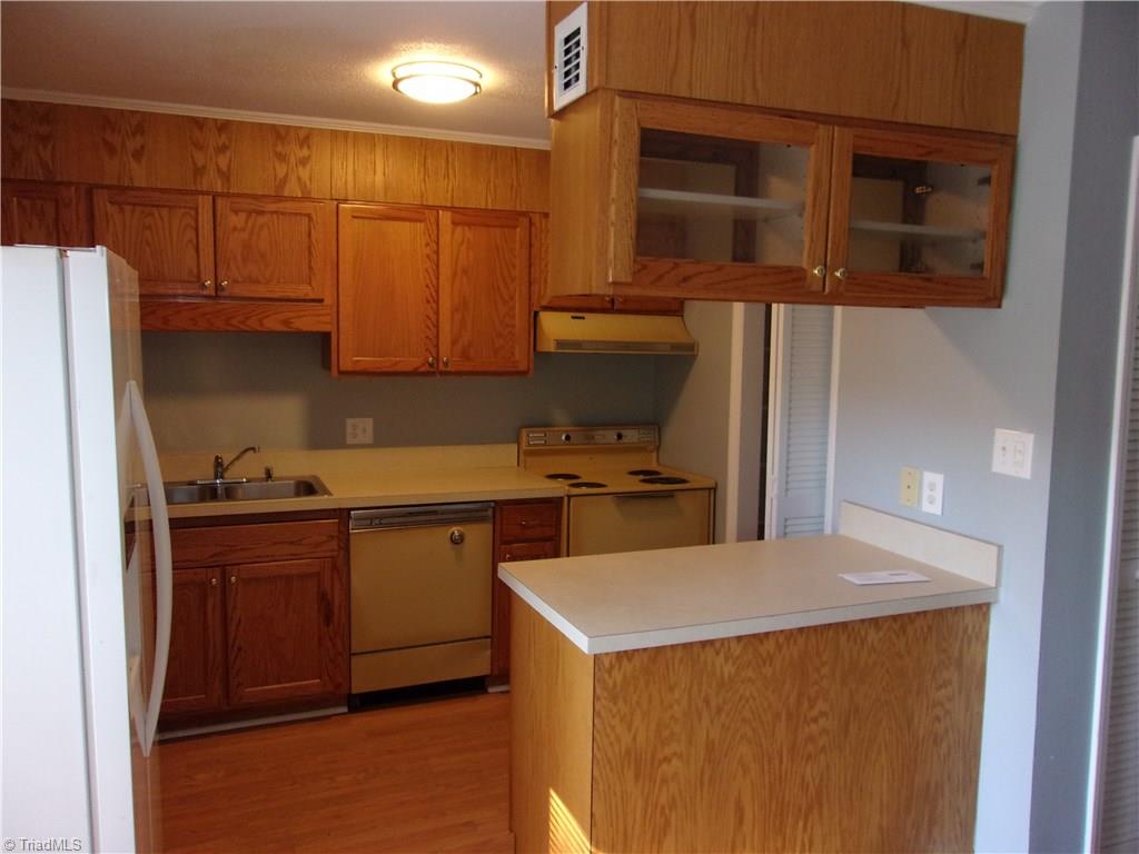 209 Northpoint Avenue, Unit H High Point, NC 27262 - Photo 6 of 31 Gallery Image 6
