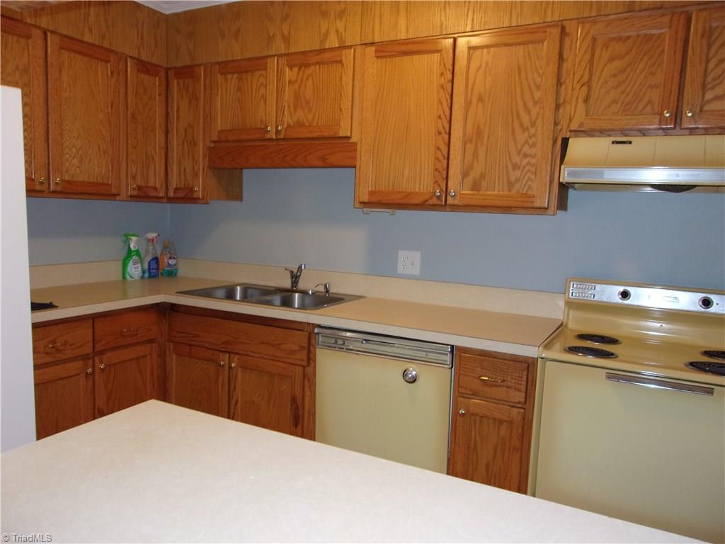 209 Northpoint Avenue, Unit H High Point, NC 27262 - Photo 7 of 31 Gallery Image 7