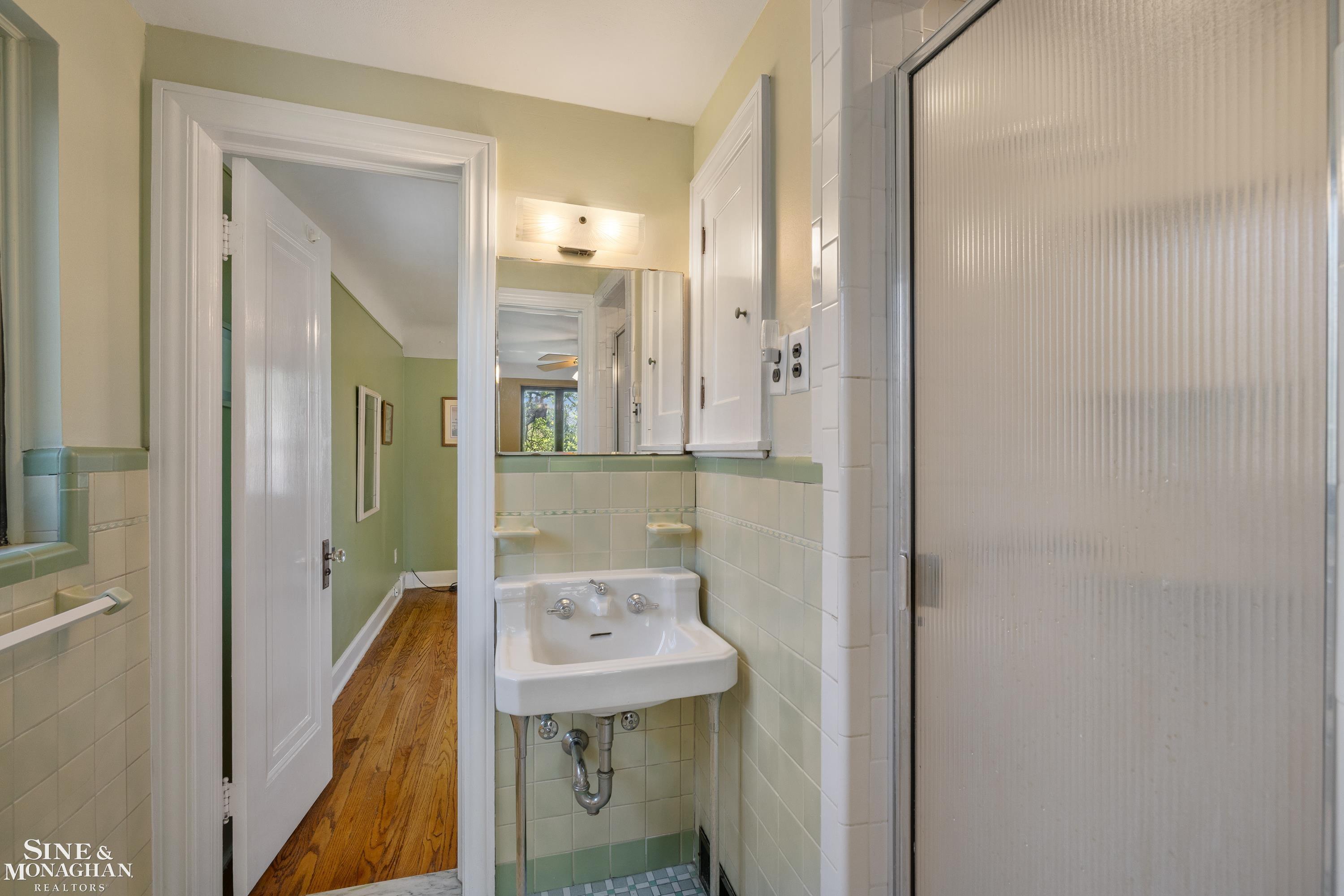 854 Pemberton Road Grosse Pointe, MI 48230 - Photo 36 of 57 50205225-0c0a1f3e-c5fc-4ac6-895a-ae9c9acaa846.JPG