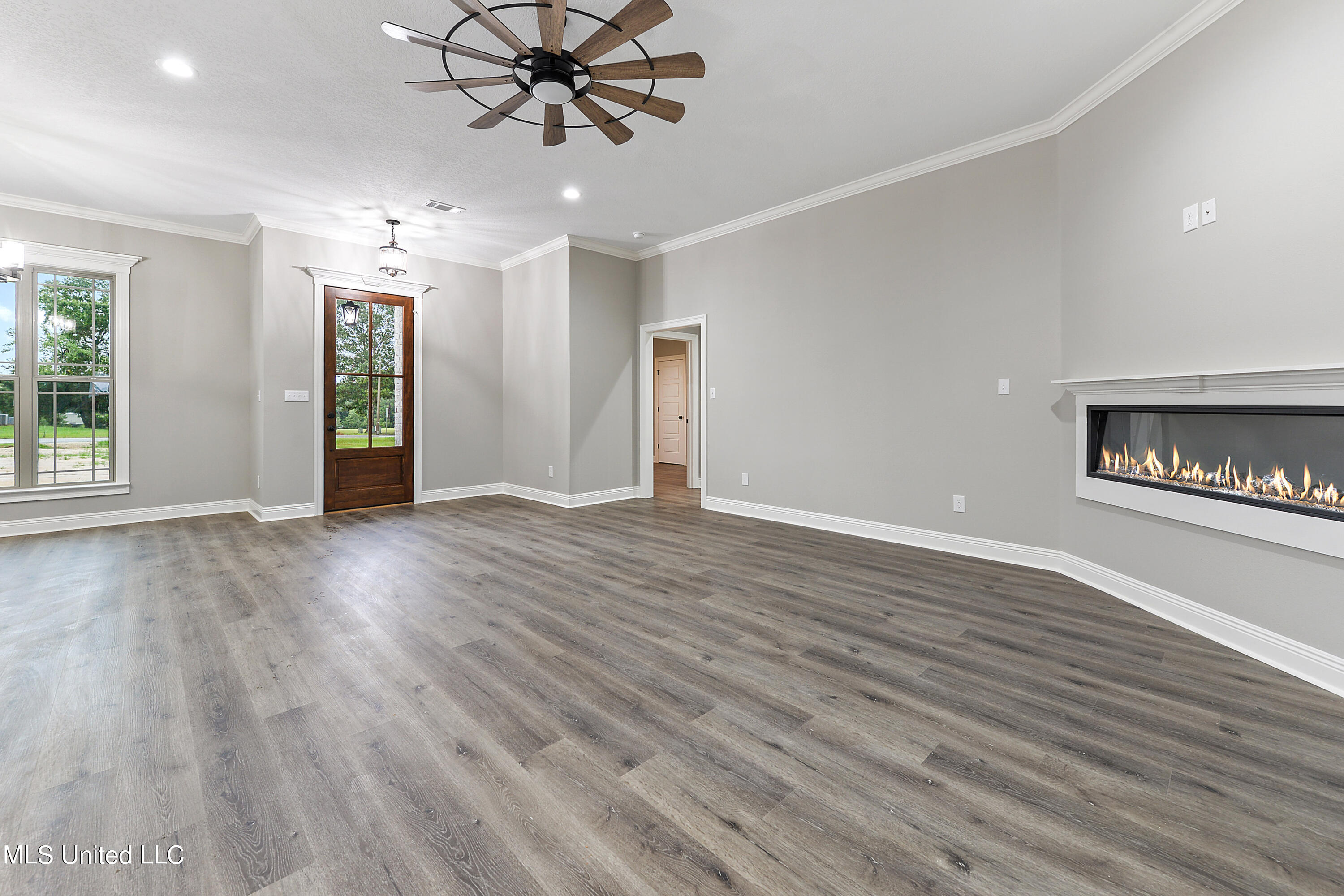 8025 Ridgewood Road Kiln, MS 39556 - Photo 6 of 35 Living Room