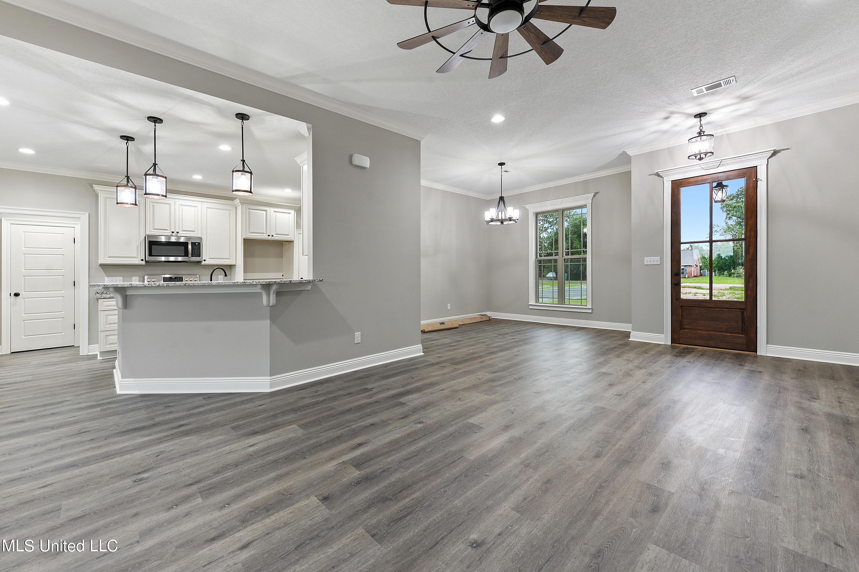 8025 Ridgewood Road Kiln, MS 39556 - Photo 8 of 35 Living Room