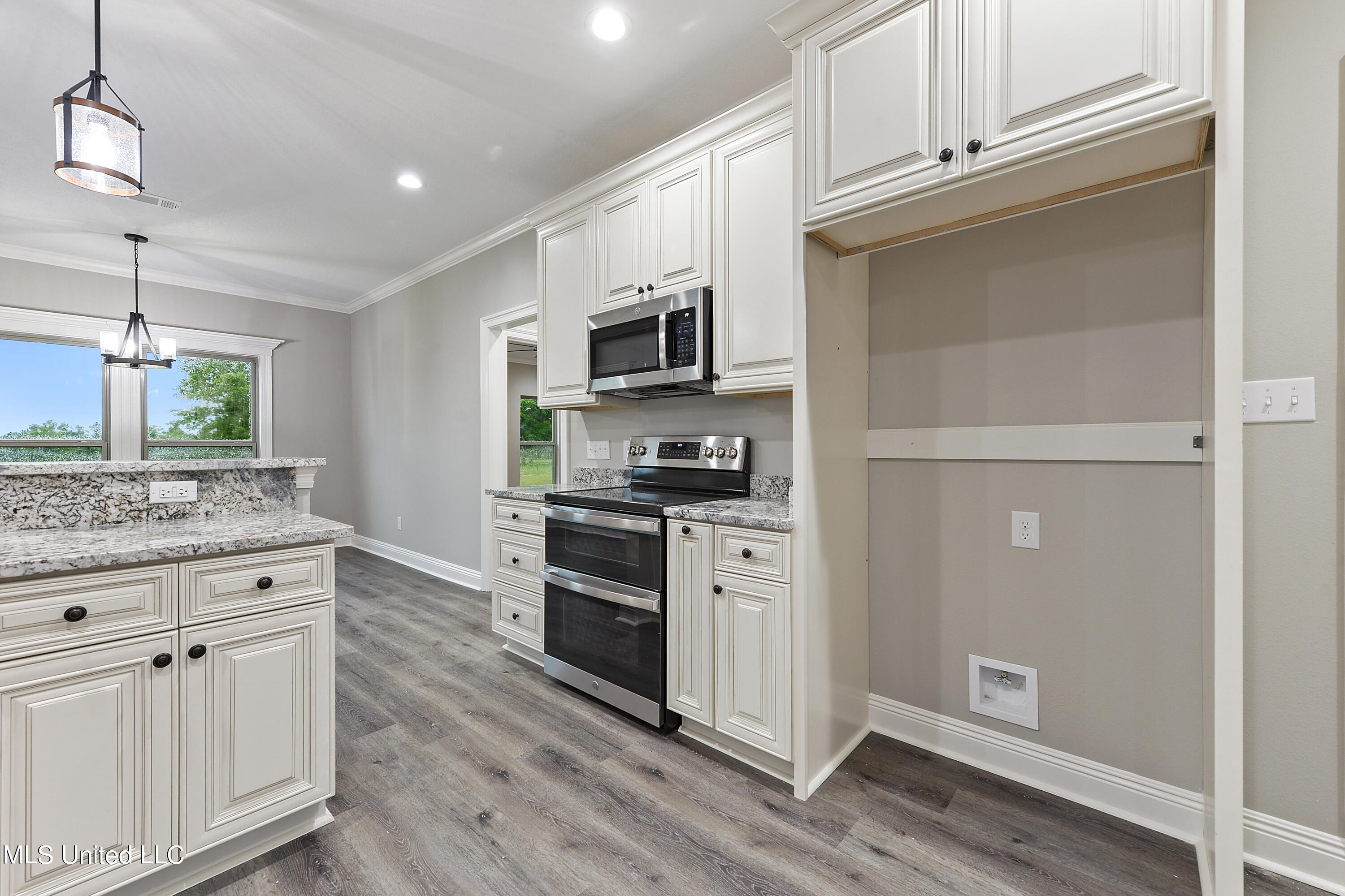 8025 Ridgewood Road Kiln, MS 39556 - Photo 10 of 35 Kitchen