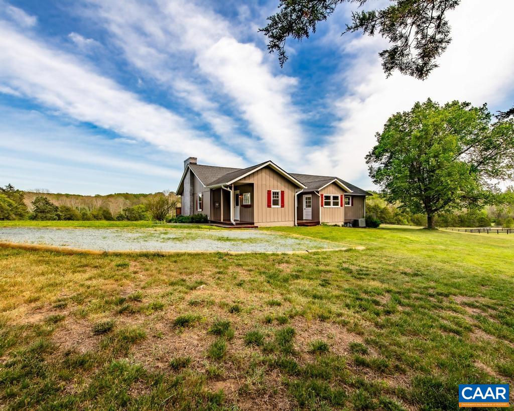 654 Clarks Tract Keswick, VA 22947 - Photo 3 of 28