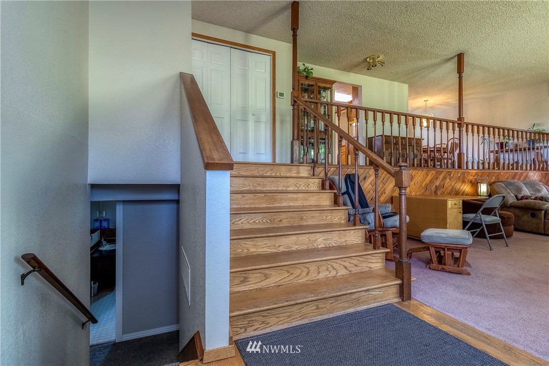 356 Bussell Road Walla Walla, WA 99362 - Photo 21 of 34 a view of entryway and hall