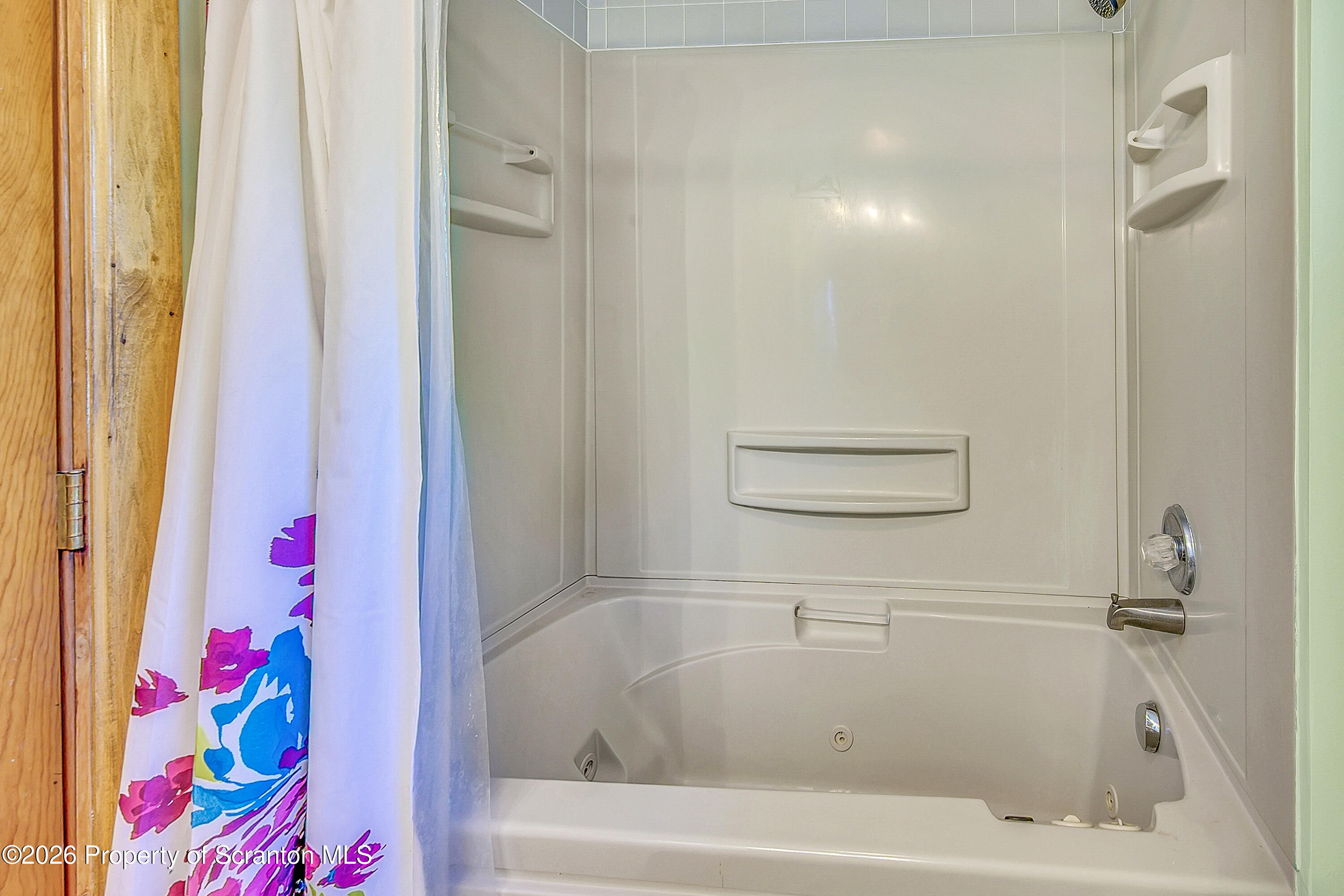 110 Spring Garden Street Moscow, PA 18444 - Photo 20 of 61 Full Bathroom