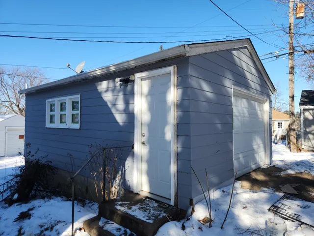 $250,000 | 1711 4th Street East, St. Paul, MN 55106