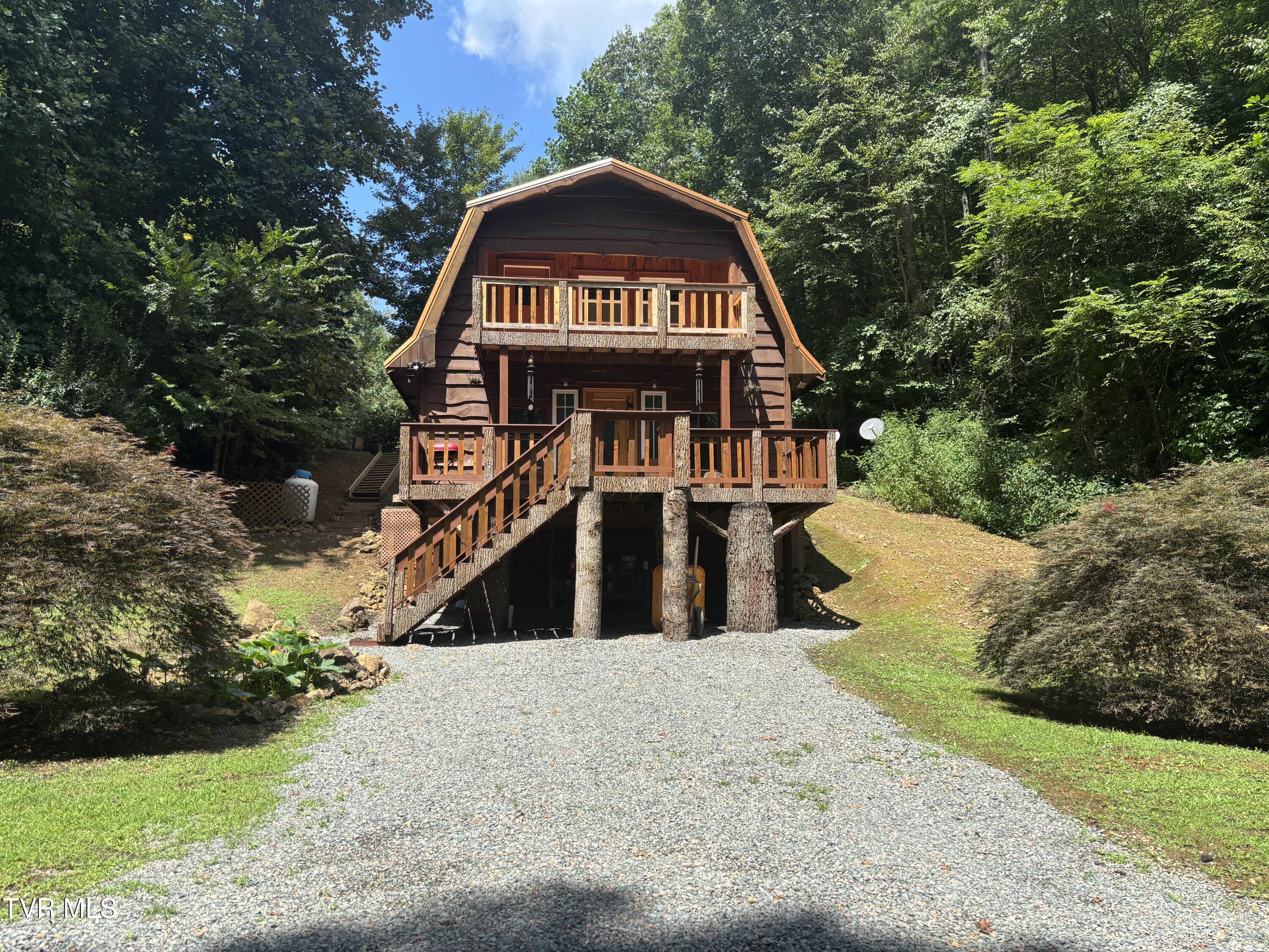 100 Gate Hollow Road Mountain City, TN 37683 - Photo 2 of 35 IMG_4893
